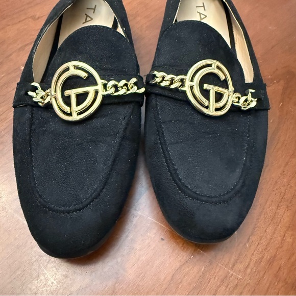 Women’s Tahari Zeva Black Loafers with Gold Accent size 8.5 - Picture 2 of 5